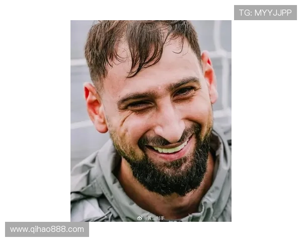 曼城门神多纳鲁马高强度训练组图曝光展现巅峰状态引球迷热议